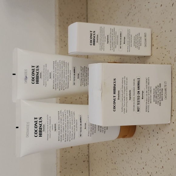 Coconut Hibiscus 🌺 Spa Lotion, Message Oil & Bath Salt Set - Picture 6 of 6
